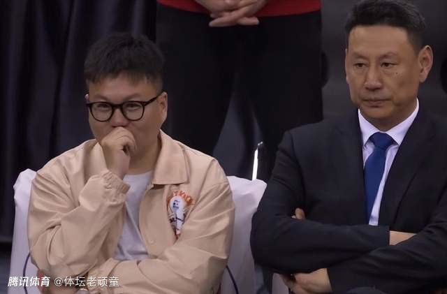 在床上疯狂打扑克